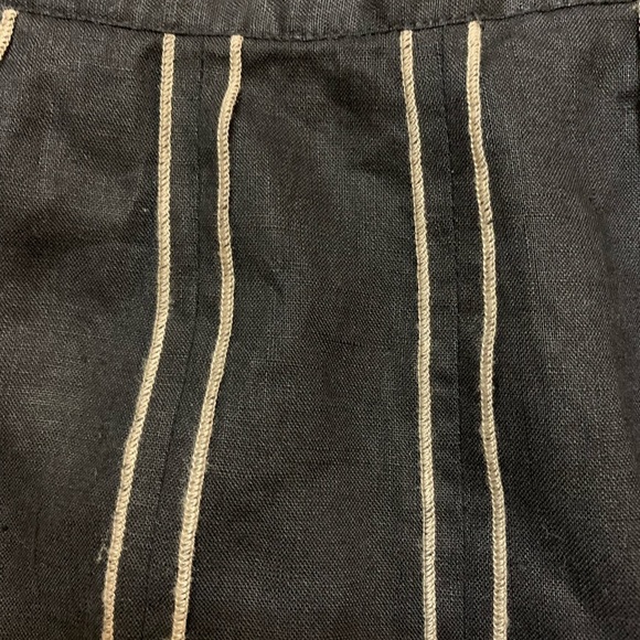 Sara Isabella linen A-line pleated black skirt, size 12 - Picture 4 of 6